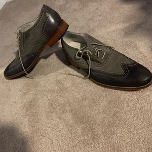 Dress shoes